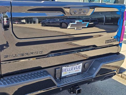 New 2026 Chevrolet Silverado 1500 High Country w/ Midnight Edition AWD/4WD image 15
