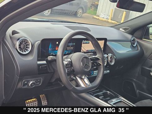 Used 2025 Mercedes-Benz GLA 35 AMG 4MATIC image 13