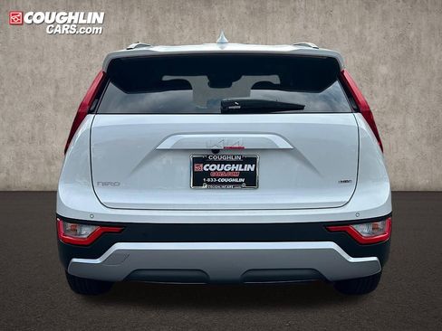 New 2025 Kia Niro LX image 8