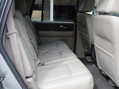 Used 2008 Ford Expedition XLT image 12