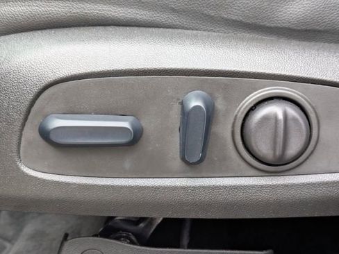 Used 2024 Chevrolet Equinox RS FWD image 21