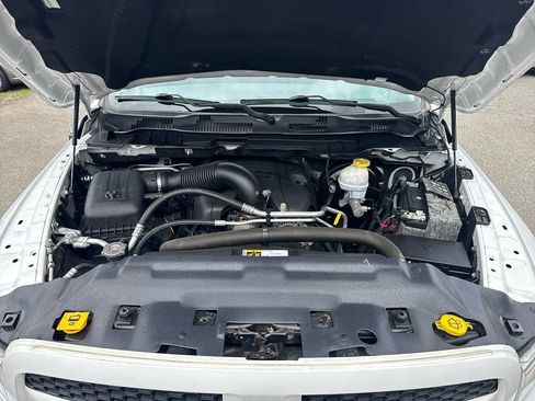 Used 2018 RAM 1500 Express w/ Express Value Package AWD/4WD image 21