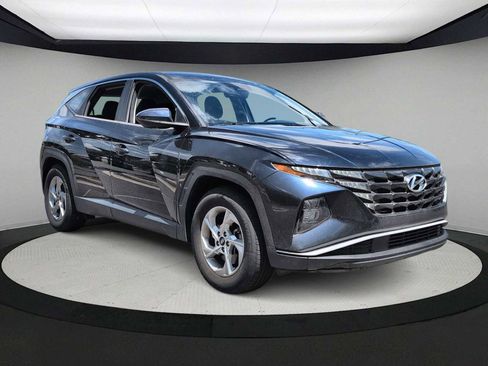 Used 2022 Hyundai Tucson SE FWD image 2