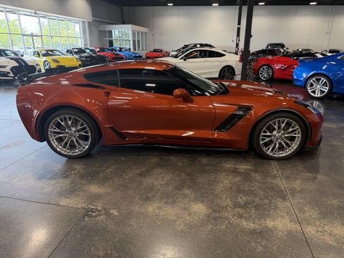 Used 2016 Chevrolet Corvette Z06 w/ 3LZ Preferred Equipment Group RWD image 8