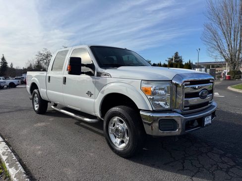 Used 2015 Ford F250 XLT image 3