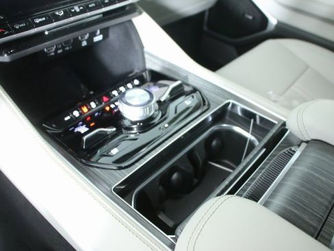 New 2024 Jeep Wagoneer L Series III w/ Premium Group I image 23