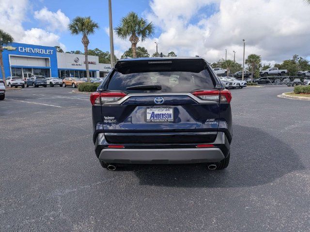 Used 2021 Toyota RAV4 XSE w/ XSE Grade Weather Package AWD/4WD image 4