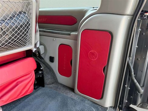 Used 2018 GMC Savana 2500 w/ Enhanced Convenience Package RWD image 30