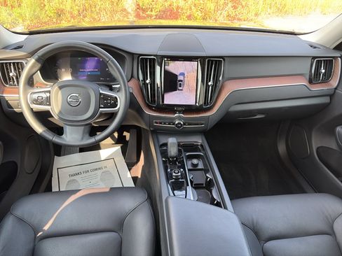 Used 2024 Volvo XC60 B5 Plus AWD/4WD image 11