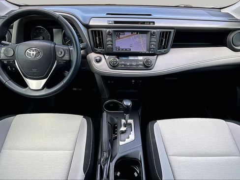 Used 2018 Toyota RAV4 XLE FWD image 16