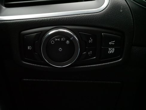 Used 2024 Ford Edge Titanium image 28