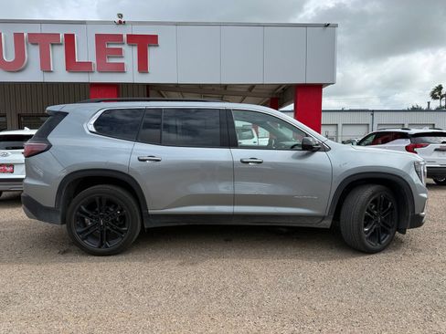 Used 2024 GMC Acadia Elevation w/ Luxury Package FWD image 5