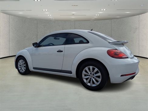 Used 2017 Volkswagen Beetle 1.8T S image 5