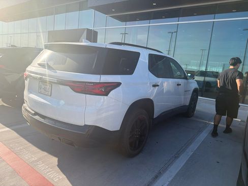 Used 2023 Chevrolet Traverse Premier w/ Redline Edition FWD image 4