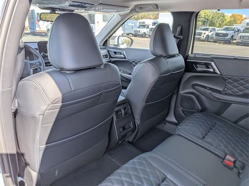 New 2025 Mitsubishi Outlander SEL image 26