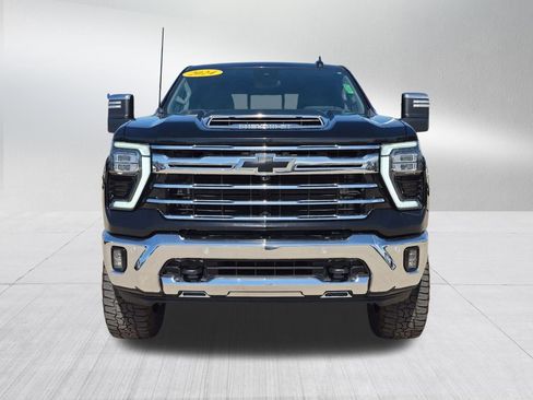 Used 2024 Chevrolet Silverado 3500 LTZ w/ LTZ Convenience Package AWD/4WD image 9