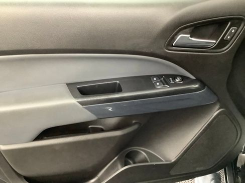 Used 2018 Chevrolet Colorado Z71 AWD/4WD image 5