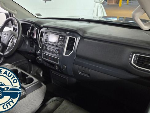 Used 2016 Nissan Titan S AWD/4WD image 35