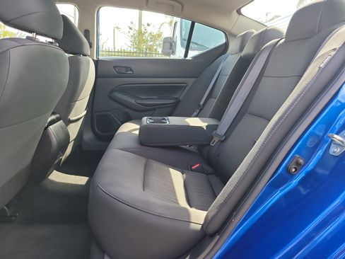 Used 2025 Nissan Altima 2.5 SV FWD image 11