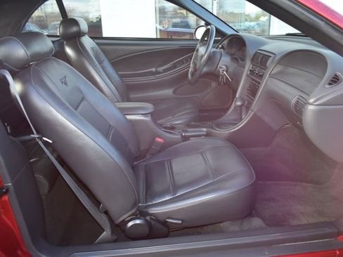 Used 2004 Ford Mustang Convertible image 33