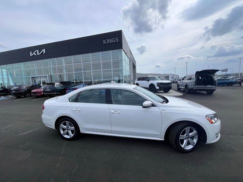 Used 2015 Volkswagen Passat 1.8T Limited Edition FWD image 2
