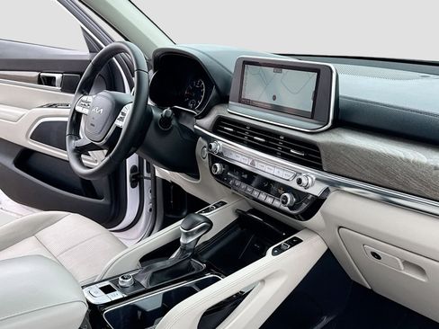 Used 2022 Kia Telluride EX w/ EX Premium Package FWD image 5