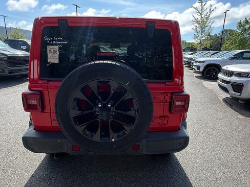 Used 2025 Jeep Wrangler Unlimited Sahara w/ Safety Group AWD/4WD image 9