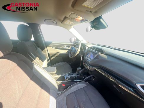 Used 2023 Chevrolet TrailBlazer LS image 30