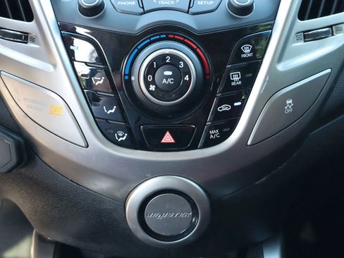 Used 2012 Hyundai Veloster w/ Style Pkg FWD image 23