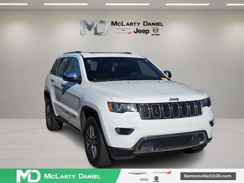 Used 2021 Jeep Grand Cherokee Limited w/ Luxury Group II image 1