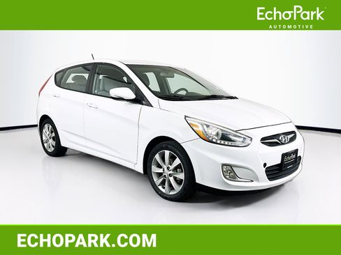 Used 2014 Hyundai Accent SE image 1