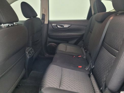 Used 2018 Nissan Rogue SV image 18