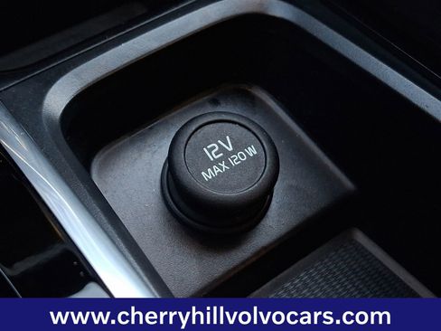 Certified 2025 Volvo XC60 B5 Plus image 25