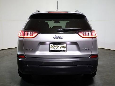 Used 2019 Jeep Cherokee Latitude Plus w/ Cold Weather Group AWD/4WD image 10