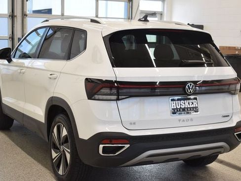 Used 2025 Volkswagen Taos SE AWD/4WD image 10