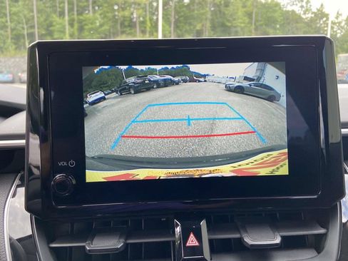 Used 2025 Toyota Corolla LE FWD image 19