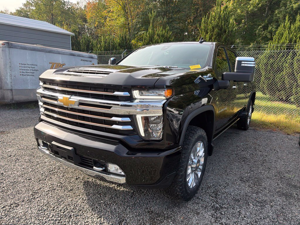 Used 2022 Chevrolet Silverado 2500 High Country w/ Z71 Off-Road Package AWD/4WD image 3