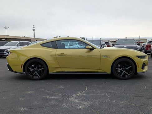 Used 2025 Ford Mustang GT image 4