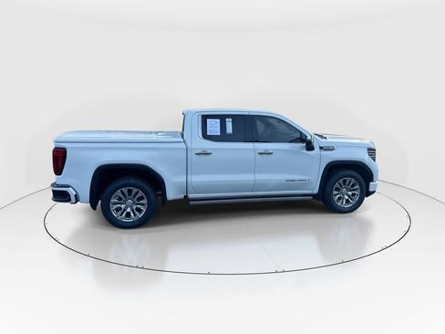 Used 2022 GMC Sierra 1500 Denali AWD/4WD image 9
