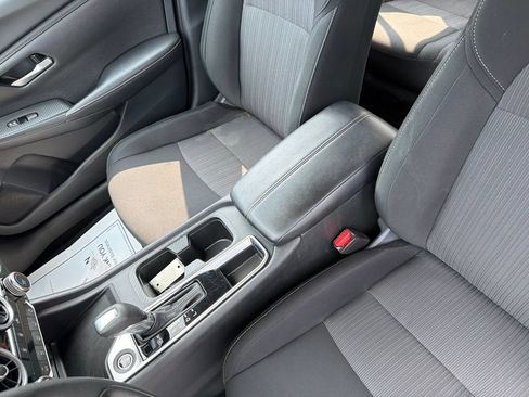 Used 2025 Nissan Sentra SV FWD image 19