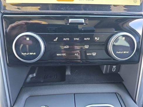 New 2026 Land Rover Discovery Limited Edition image 26