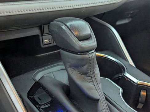 Used 2020 Toyota Highlander L image 13