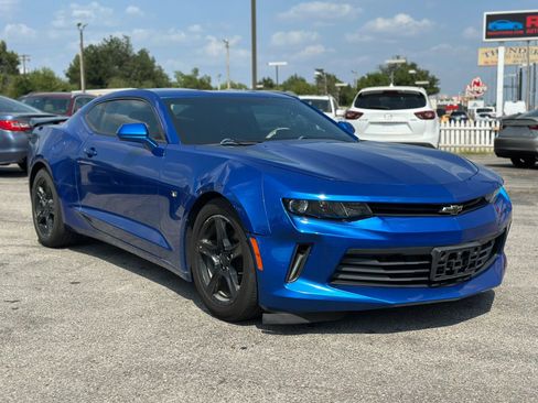 Used 2017 Chevrolet Camaro LT w/ Technology Package RWD image 3