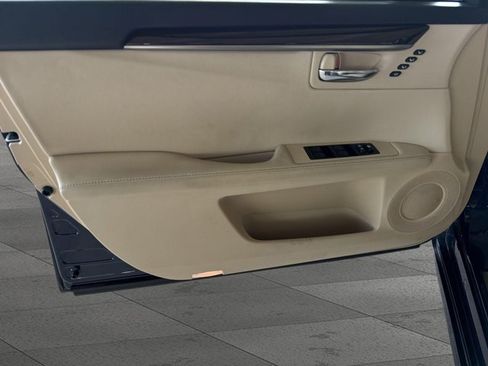 Used 2014 Lexus ES 350 w/ Luxury Package FWD image 8
