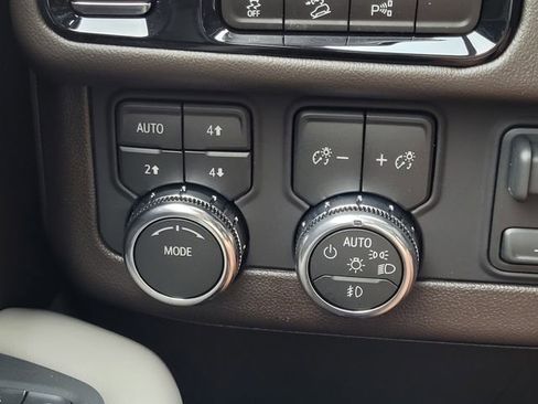 New 2026 GMC Yukon XL Elevation image 18