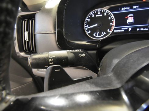 Used 2022 Nissan Pathfinder SV w/ SV Black Package FWD image 38