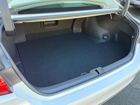 Certified 2025 Lexus ES 300h w/ Premium Package image 12