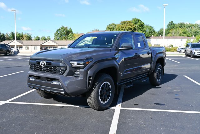 Used 2026 Toyota Tacoma TRD Off-Road AWD/4WD image 2