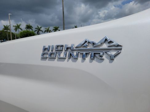 Used 2024 Chevrolet Silverado 2500 High Country w/ High Country Premium Package AWD/4WD image 11