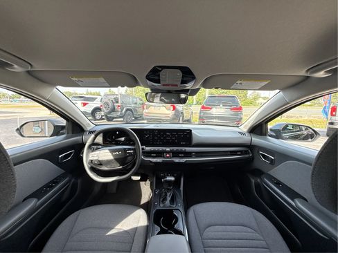 Used 2025 Kia K4 EX FWD image 29